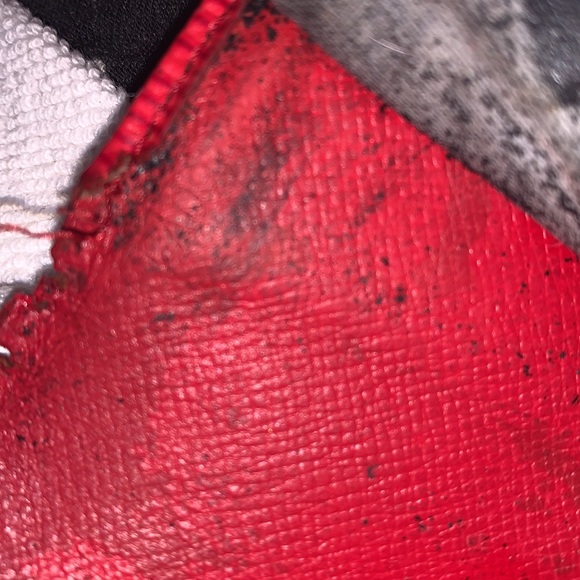 Authentic Louis Vuitton red epi wallet - Picture 7 of 16